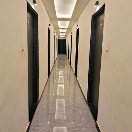 ורנאסי Hotel Shiv Mangalam Near Kashi Vishwanath Tample מראה חיצוני תמונה